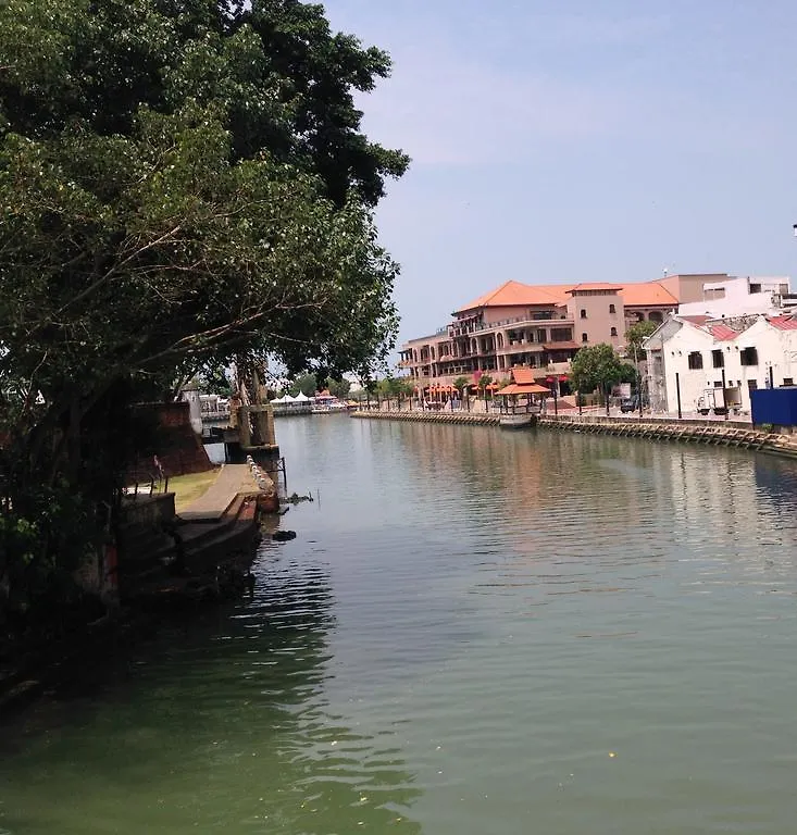 Relax & Chill At Malacca River